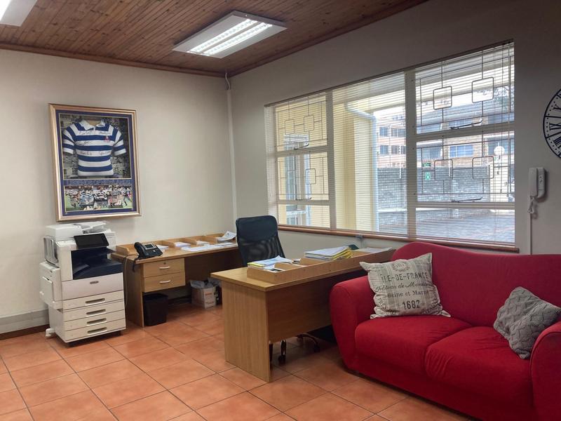 To Let Commercial Property for Rent in Newton Park Eastern Cape